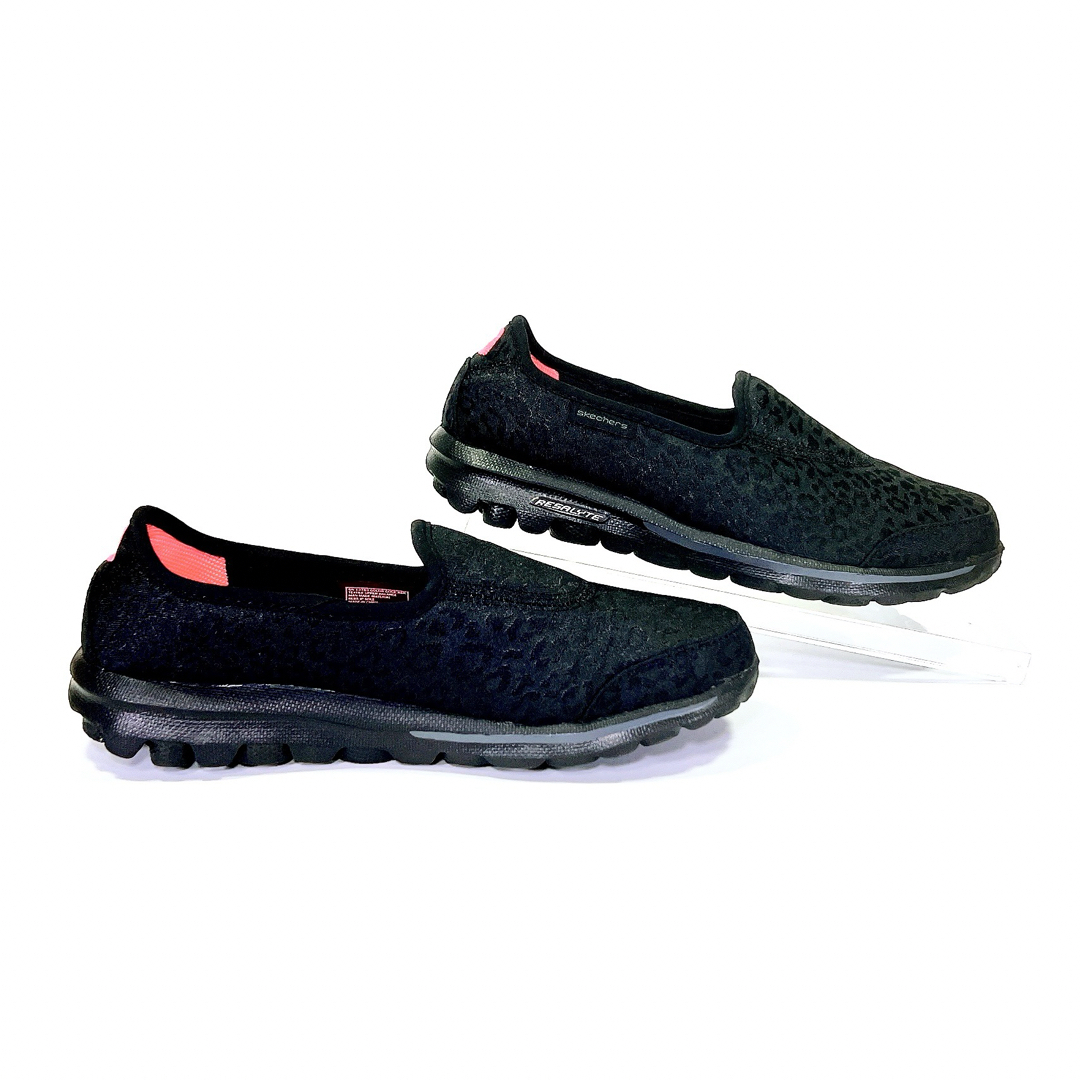 SKECHERS(スケッチャーズ)の【ほぼ新品】SKECHERS GO walk スリッポン スニーカー 黒22.0 レディースの靴/シューズ(スニーカー)の商品写真