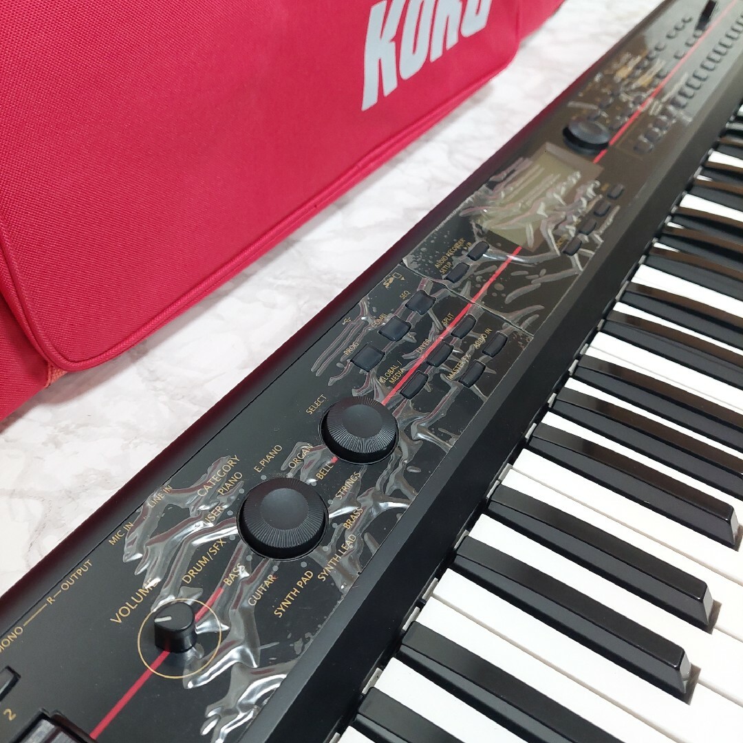 KORG(コルグ)のKORG KROSS-61 スタンド 専用ソフトケース付き シンセサイザー 楽器の鍵盤楽器(キーボード/シンセサイザー)の商品写真