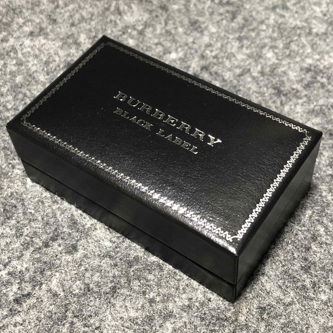 BURBERRY(バーバリー)の新品 バーバリーブラックレーベル.ネクタイピン. 箱付き メンズのファッション小物(ネクタイピン)の商品写真