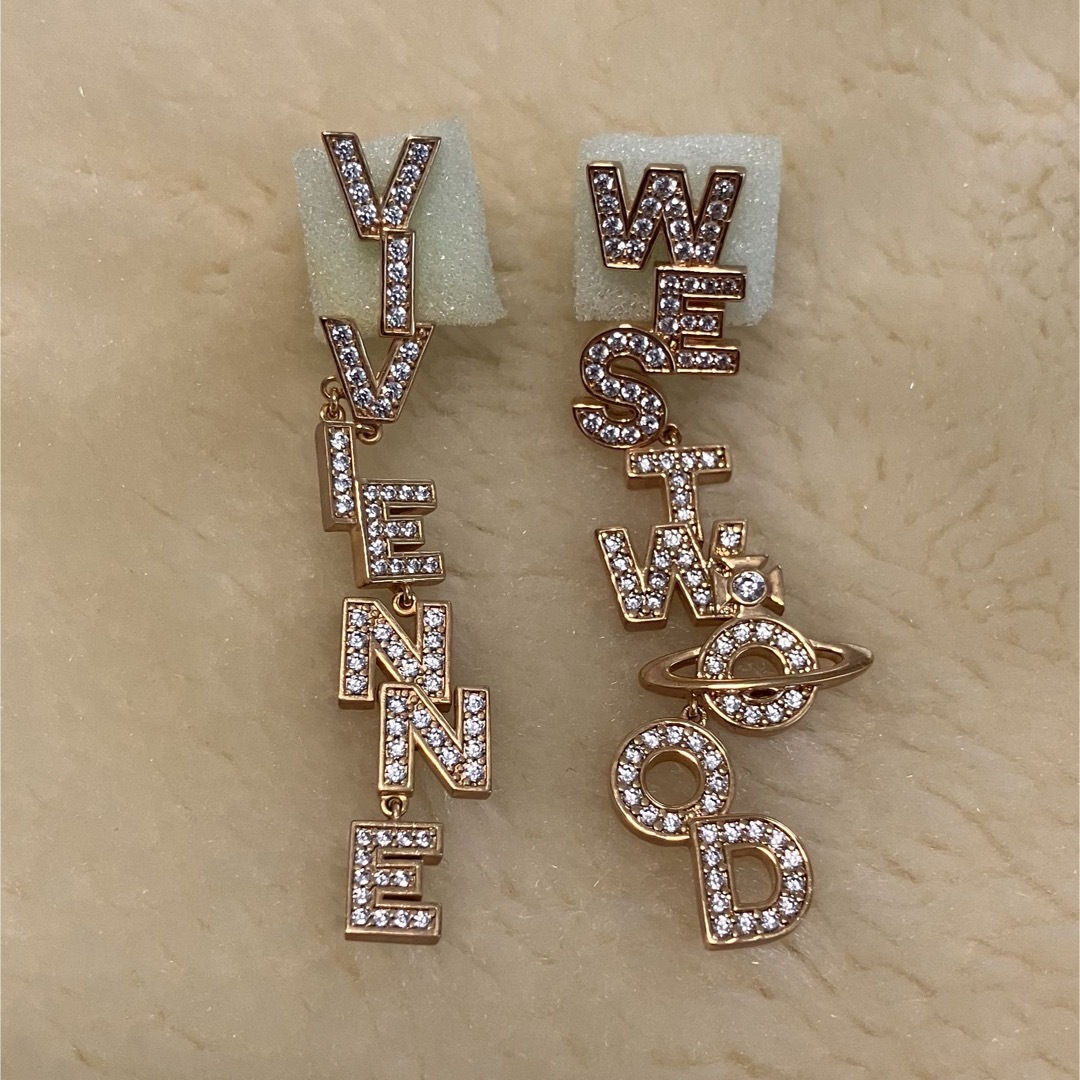 Vivienne Westwood(ヴィヴィアンウエストウッド)の新品未着用⭐︎Vivienne Westwood⭐︎ミルキーウェイロゴピアス レディースのアクセサリー(ピアス)の商品写真