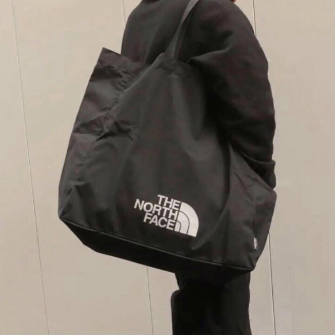 THE NORTH FACE(ザノースフェイス)の⭐️人気⭐️ノースフェイス　トゥルーロックループトート⭐️バッグ⭐️鞄⭐️大容量 メンズのバッグ(トートバッグ)の商品写真