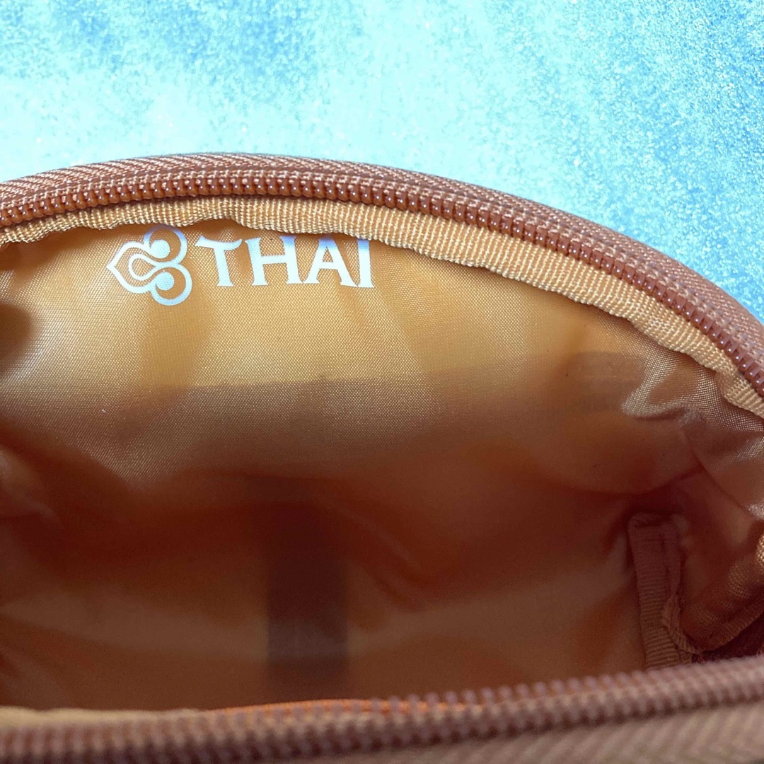 タイ航空　ポーチ　未使用 レディースのファッション小物(ポーチ)の商品写真