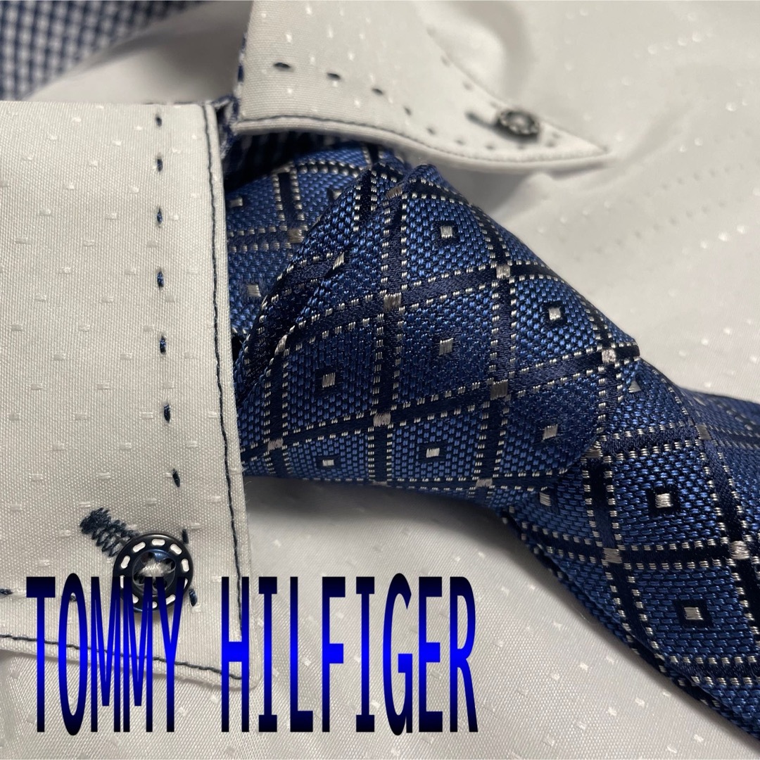 TOMMY HILFIGER(トミーヒルフィガー)のトミーヒルフィガー　ネクタイ【美品】チェック柄　ネイビー系　光沢　やや厚手 メンズのファッション小物(ネクタイ)の商品写真