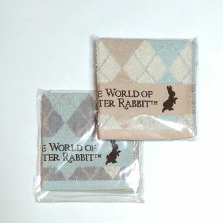 ピーターラビット(PETER RABBIT（TM）)の【新品・未使用・未開封】ピーターラビット　ハンカチタオル　2色組　送料込み(キャラクターグッズ)