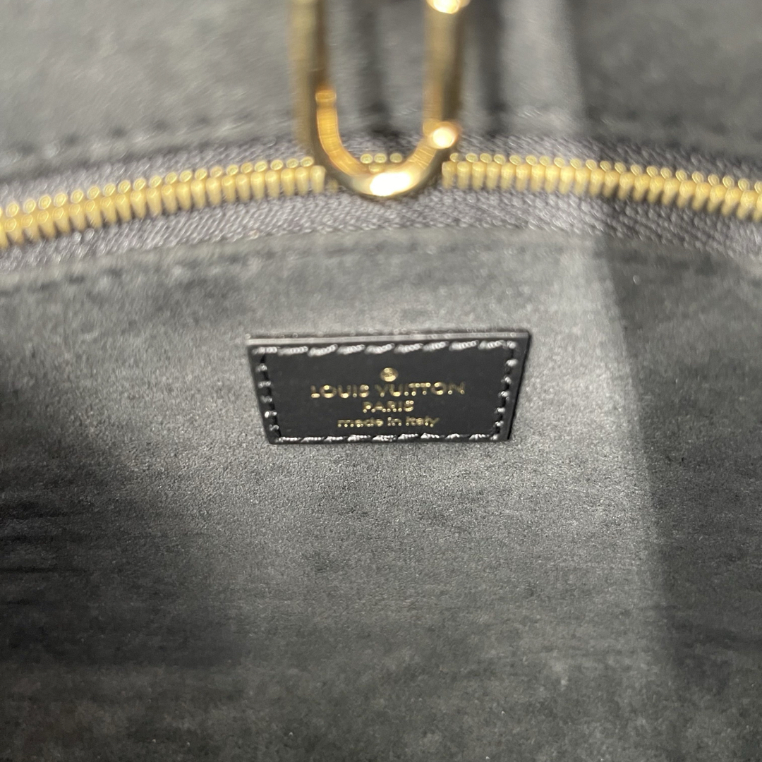 LOUIS VUITTON(ルイヴィトン)の【新品・未使用品】ルイヴィトン　定番　オンザゴーPM  ノワール　M45653 レディースのバッグ(ハンドバッグ)の商品写真