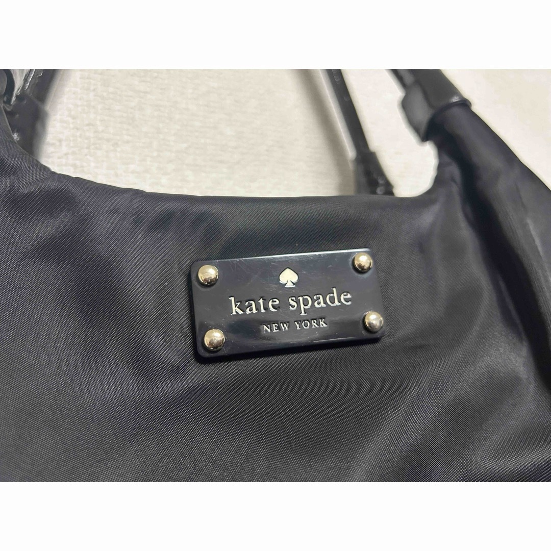 kate spade new york(ケイトスペードニューヨーク)の美品　ケイトスペード　ナイロン　ハンドバッグ　トートバッグ　黒　ブラック レディースのバッグ(トートバッグ)の商品写真