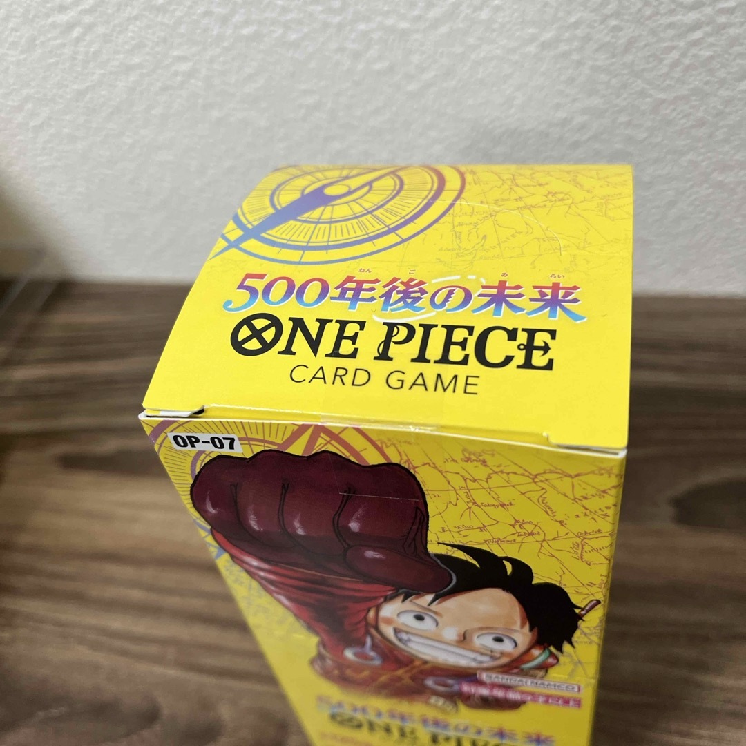 ONE PIECE(ワンピース)のワンピースカード　500年後の未来　テープ付き　1box  未開封 エンタメ/ホビーのトレーディングカード(Box/デッキ/パック)の商品写真