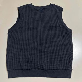 ユニクロ(UNIQLO)のユニクロ　黒　ベスト　120(Tシャツ/カットソー)