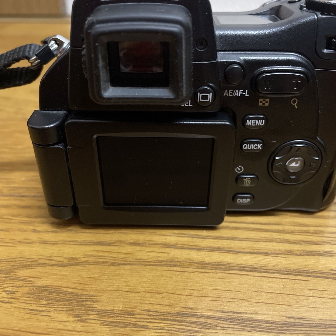 Nikon ニコンCOOLPIX 8800 VR 本体 動作未確認の為ジャンク スマホ/家電/カメラのカメラ(コンパクトデジタルカメラ)の商品写真
