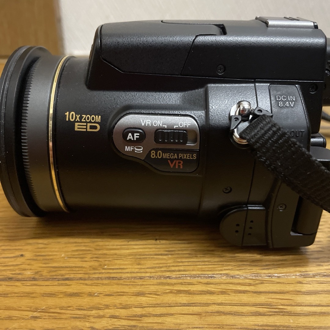 Nikon ニコンCOOLPIX 8800 VR 本体 動作未確認の為ジャンク スマホ/家電/カメラのカメラ(コンパクトデジタルカメラ)の商品写真