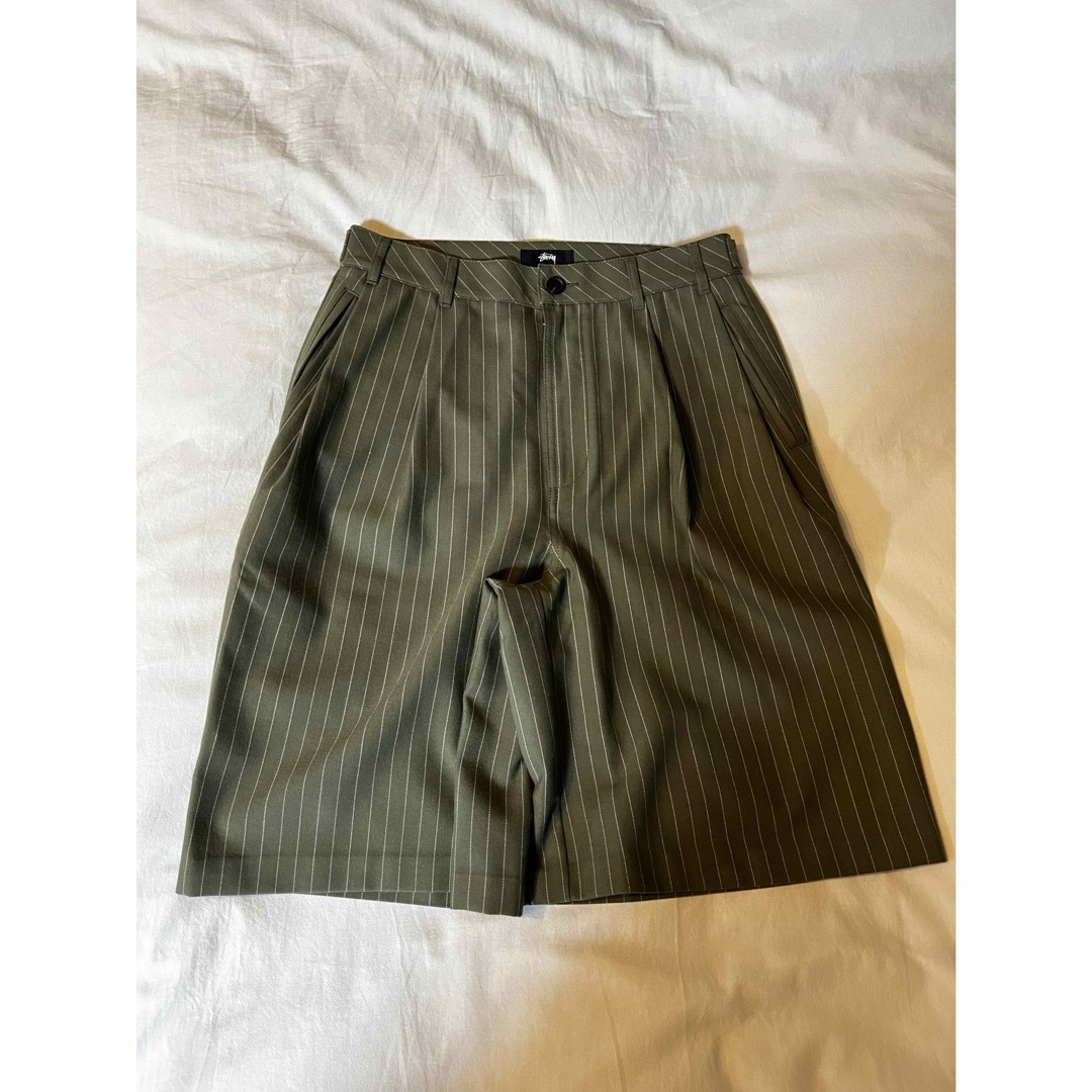 STUSSY(ステューシー)のSTUSSY VOLUME PLEATED SHORT STRIPE 28 メンズのパンツ(ショートパンツ)の商品写真