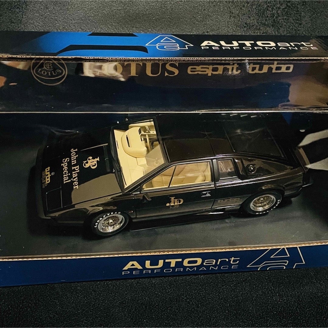 AUTOart(オートアート)のカスタム品 1/18 AUTOart ロータス エスプリ ターボ S3 JPS エンタメ/ホビーのおもちゃ/ぬいぐるみ(ミニカー)の商品写真