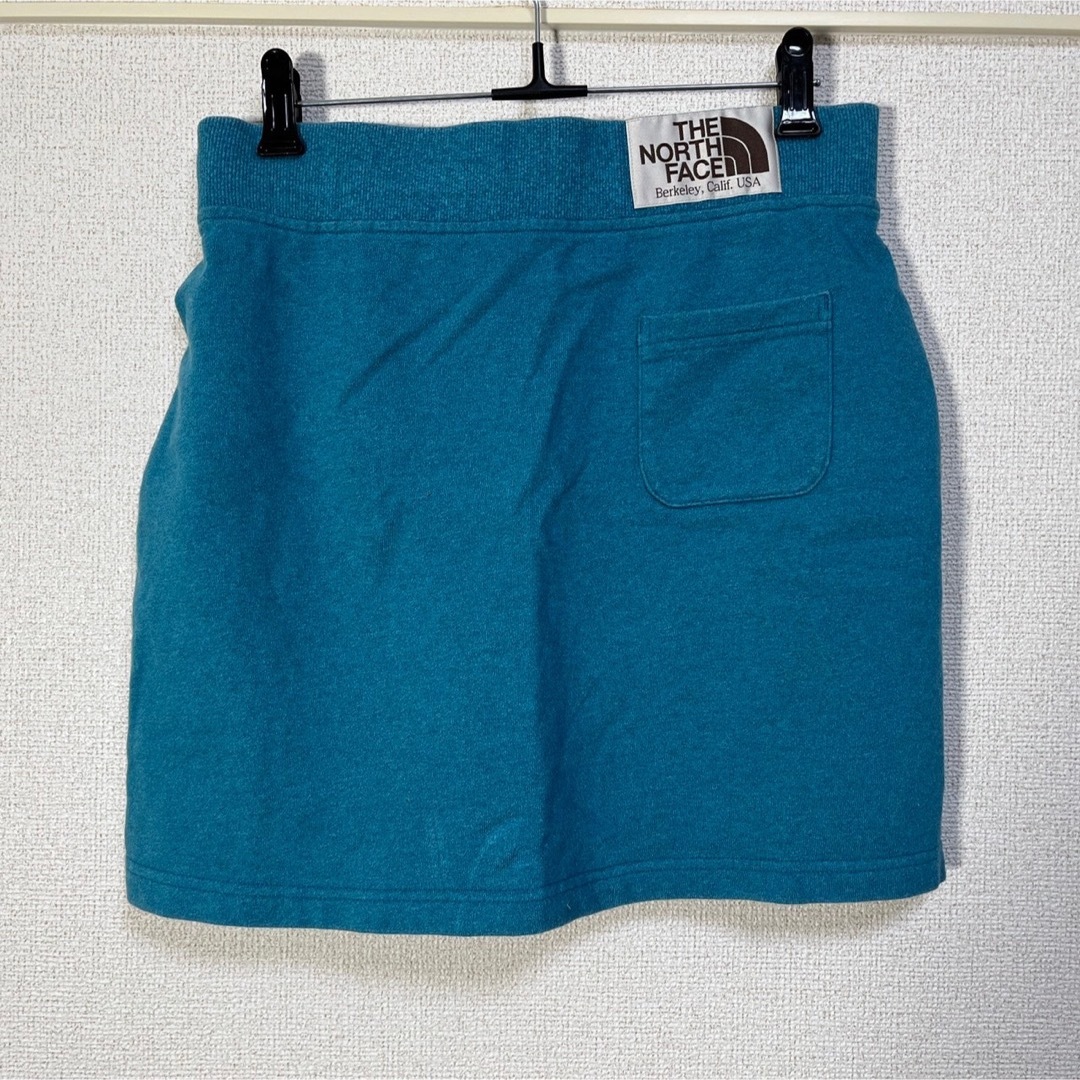 THE NORTH FACE(ザノースフェイス)の【ノースフェイス】ミニスカート　ショートスカート　刺繍　ターコイズブルーKY レディースのスカート(ミニスカート)の商品写真