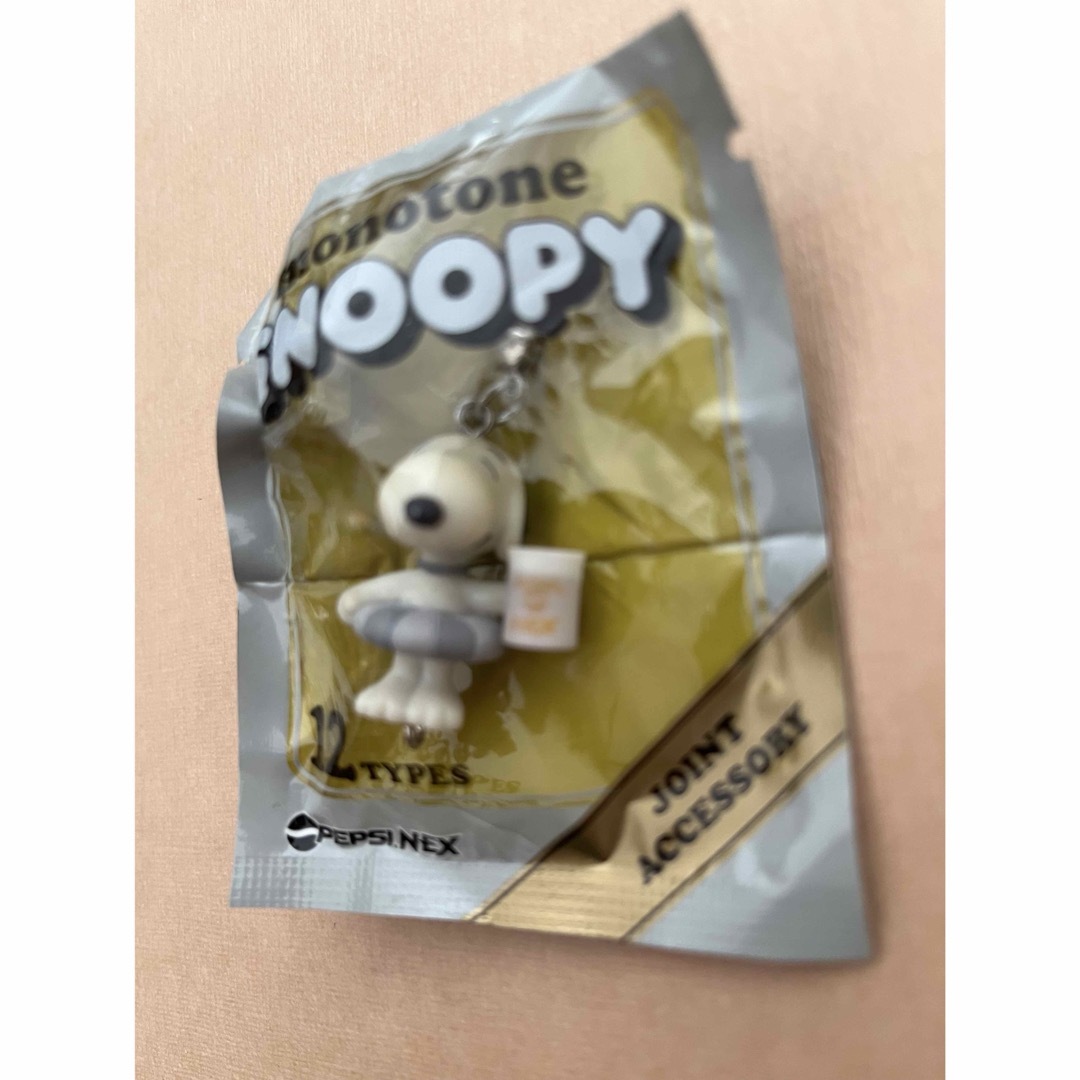 SNOOPY(スヌーピー)のSNOOPY スヌーピー　モノトーン　ジョイントアクセサリー　ペプシ　ノベルティ エンタメ/ホビーのおもちゃ/ぬいぐるみ(キャラクターグッズ)の商品写真