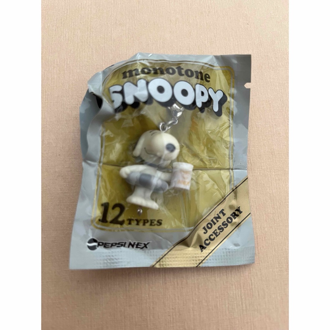 SNOOPY(スヌーピー)のSNOOPY スヌーピー　モノトーン　ジョイントアクセサリー　ペプシ　ノベルティ エンタメ/ホビーのおもちゃ/ぬいぐるみ(キャラクターグッズ)の商品写真