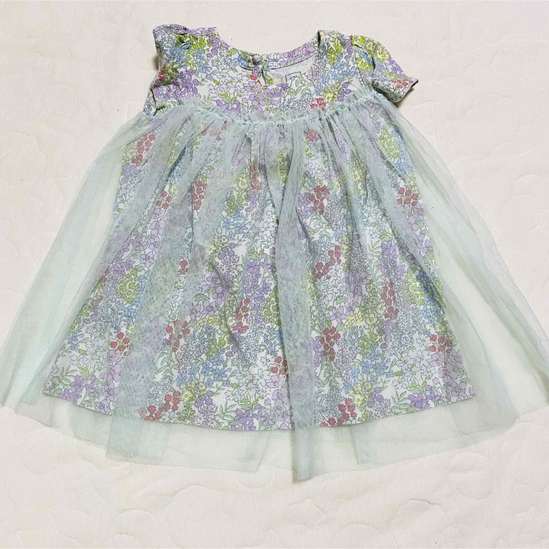 babyGAP(ベビーギャップ)のベビーギャップ　花柄ワンピース　デニムジャケット　コーデ　80 夏服　春服　秋服 キッズ/ベビー/マタニティのベビー服(~85cm)(ワンピース)の商品写真