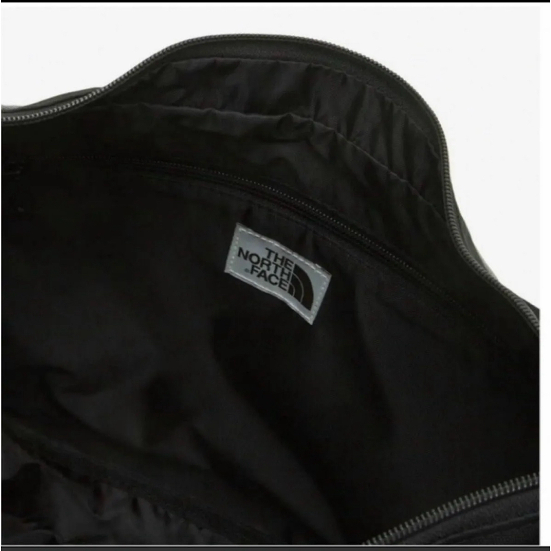 THE NORTH FACE(ザノースフェイス)の【海外限定】ザ　ノースフェイス　ショルダーバッグ　クロスバッグ　カーキ メンズのバッグ(ショルダーバッグ)の商品写真