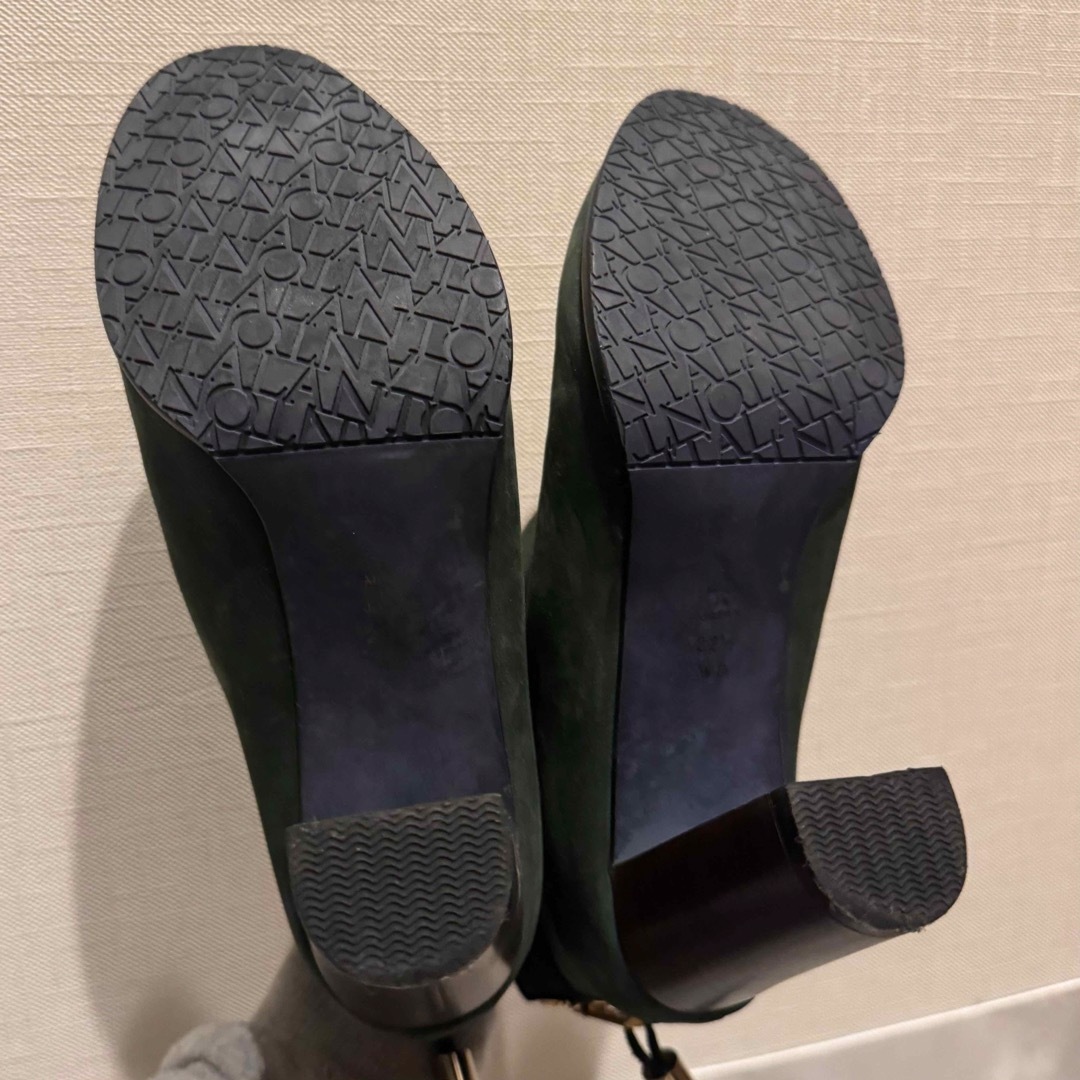 DIANA(ダイアナ)のショートブーツ　タラントン　ブーティー  ダイアナ　グリーン　ザラ レディースの靴/シューズ(ブーツ)の商品写真