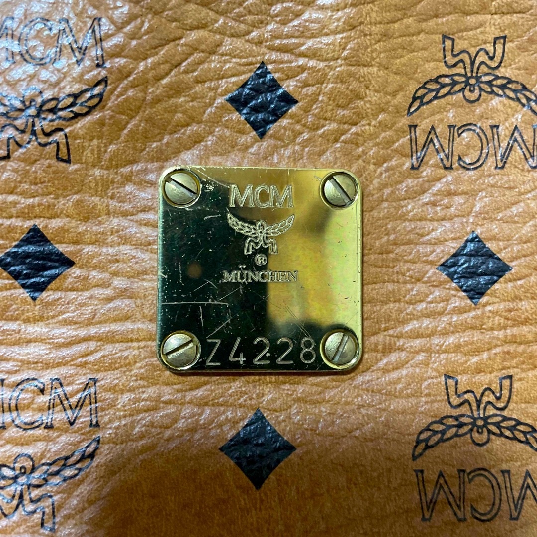 MCM(エムシーエム)のMCM クラッチバック　手持ちバック　エムシーエム レディースのバッグ(クラッチバッグ)の商品写真