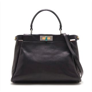 フェンディ(FENDI)の【美品！！】FENDI ピーカブー　ラージ　ハンドバッグ　レザー　ブラック　ロゴ(ハンドバッグ)