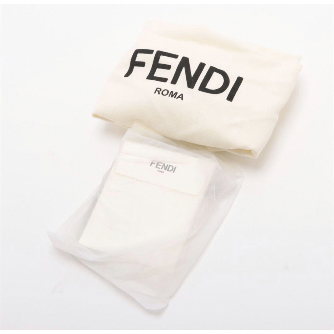 FENDI(フェンディ)の【極美品！！】FENDI セレリア　ピーカブー　エッセンシャリー　バッグ　レザー レディースのバッグ(ハンドバッグ)の商品写真