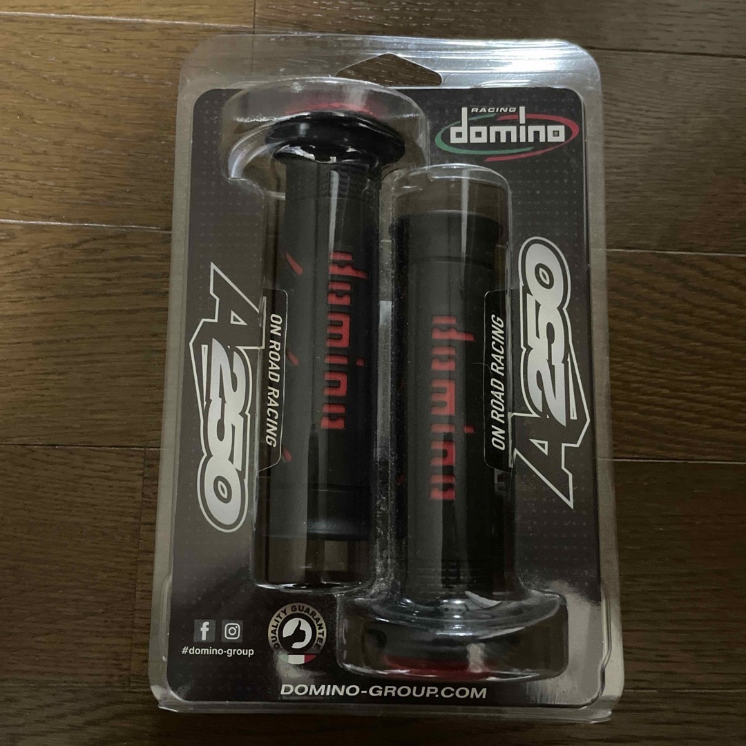 domino ドミノ  ハンドルバーグリップ ストリートタイプ   サーモプラス 自動車/バイクのバイク(装備/装具)の商品写真