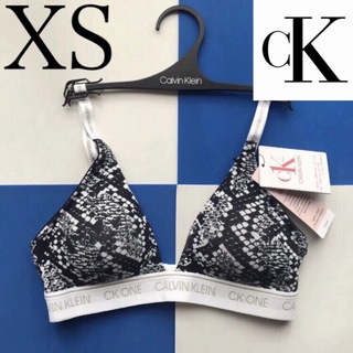 カルバンクライン(Calvin Klein)のレア 新品 下着 ck USA カルバンクライン パット ブラ 黒 ヘビ柄 XS(ブラ)