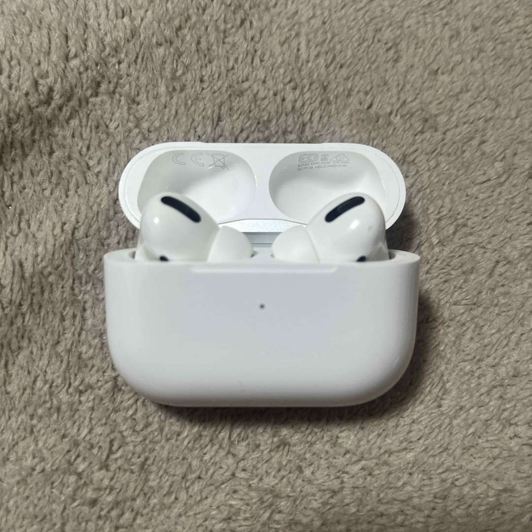 Apple(アップル)のAirPods Pro 第1世代 スマホ/家電/カメラのオーディオ機器(ヘッドフォン/イヤフォン)の商品写真