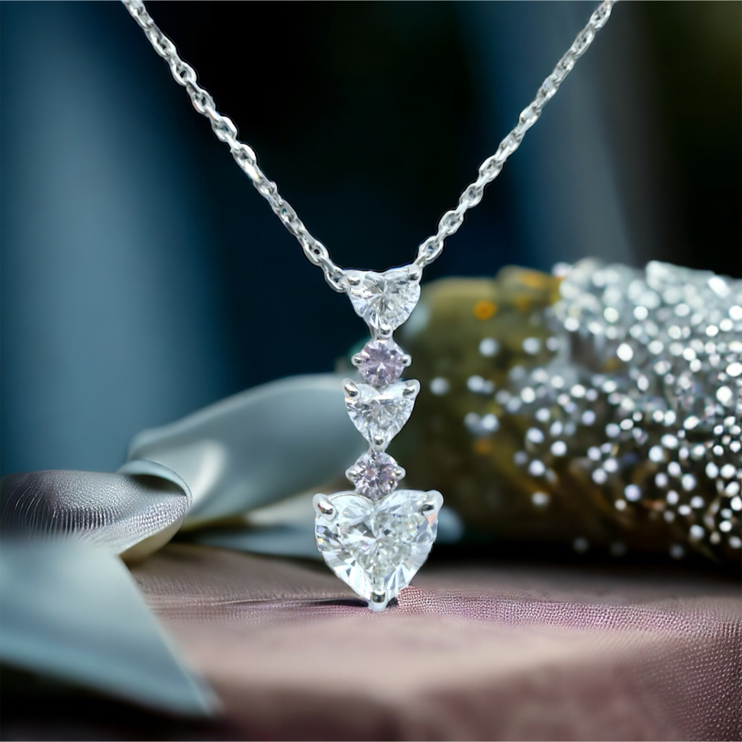 プラチナ　ピングダイヤモンド&ハートシェイプダイヤモンド　ネックレス レディースのアクセサリー(ネックレス)の商品写真