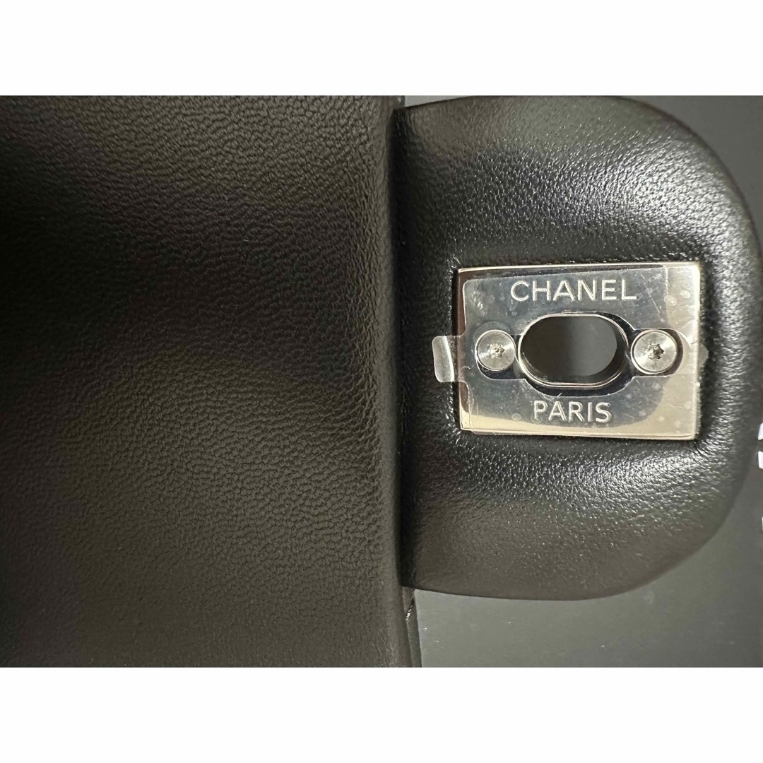 CHANEL(シャネル)の 最終お値下げ　24C CHANEL ミニマトラッセ  黒シルバー金具 レディースのバッグ(ショルダーバッグ)の商品写真