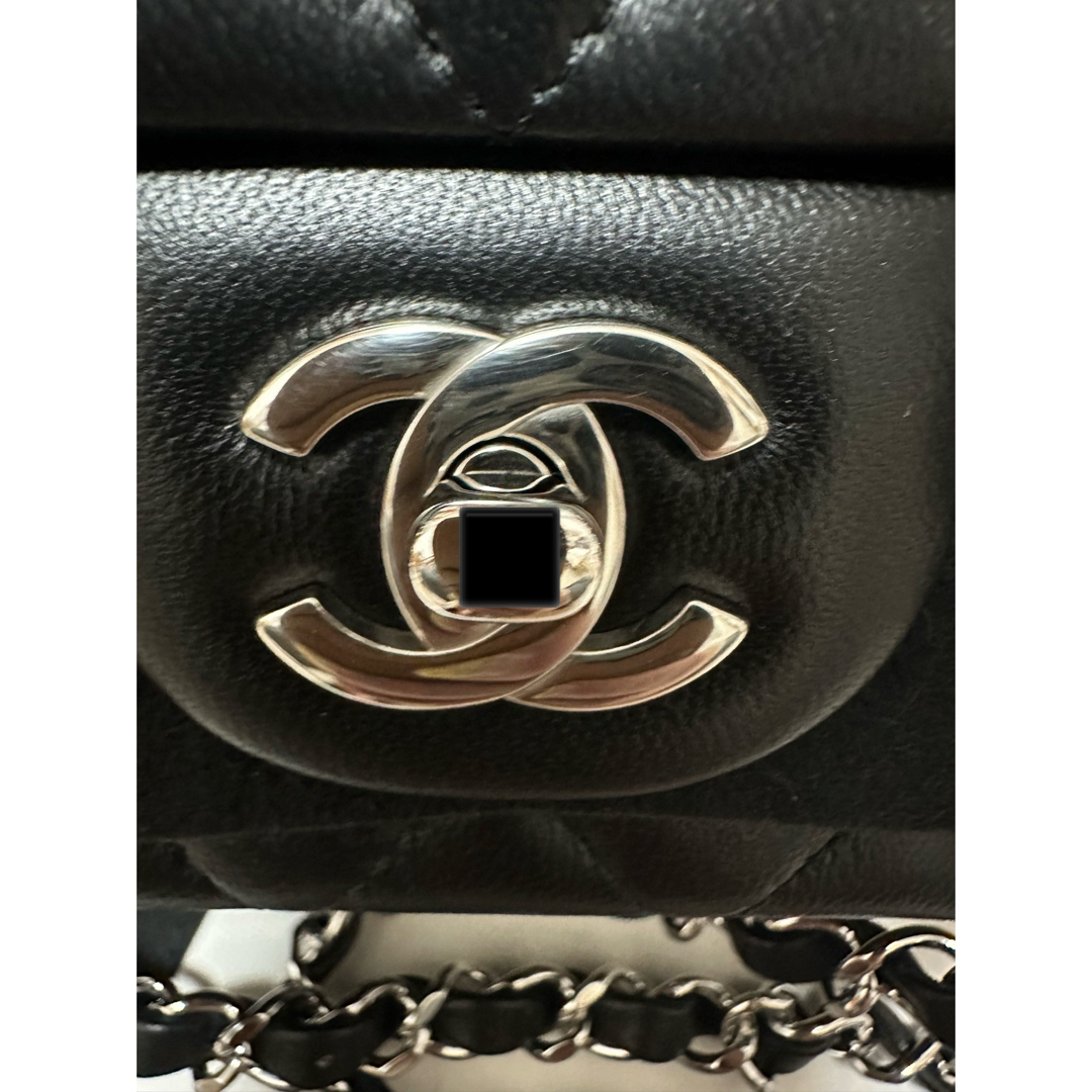 CHANEL(シャネル)の 最終お値下げ　24C CHANEL ミニマトラッセ  黒シルバー金具 レディースのバッグ(ショルダーバッグ)の商品写真