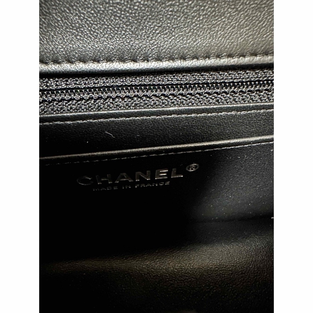 CHANEL(シャネル)の 最終お値下げ　24C CHANEL ミニマトラッセ  黒シルバー金具 レディースのバッグ(ショルダーバッグ)の商品写真