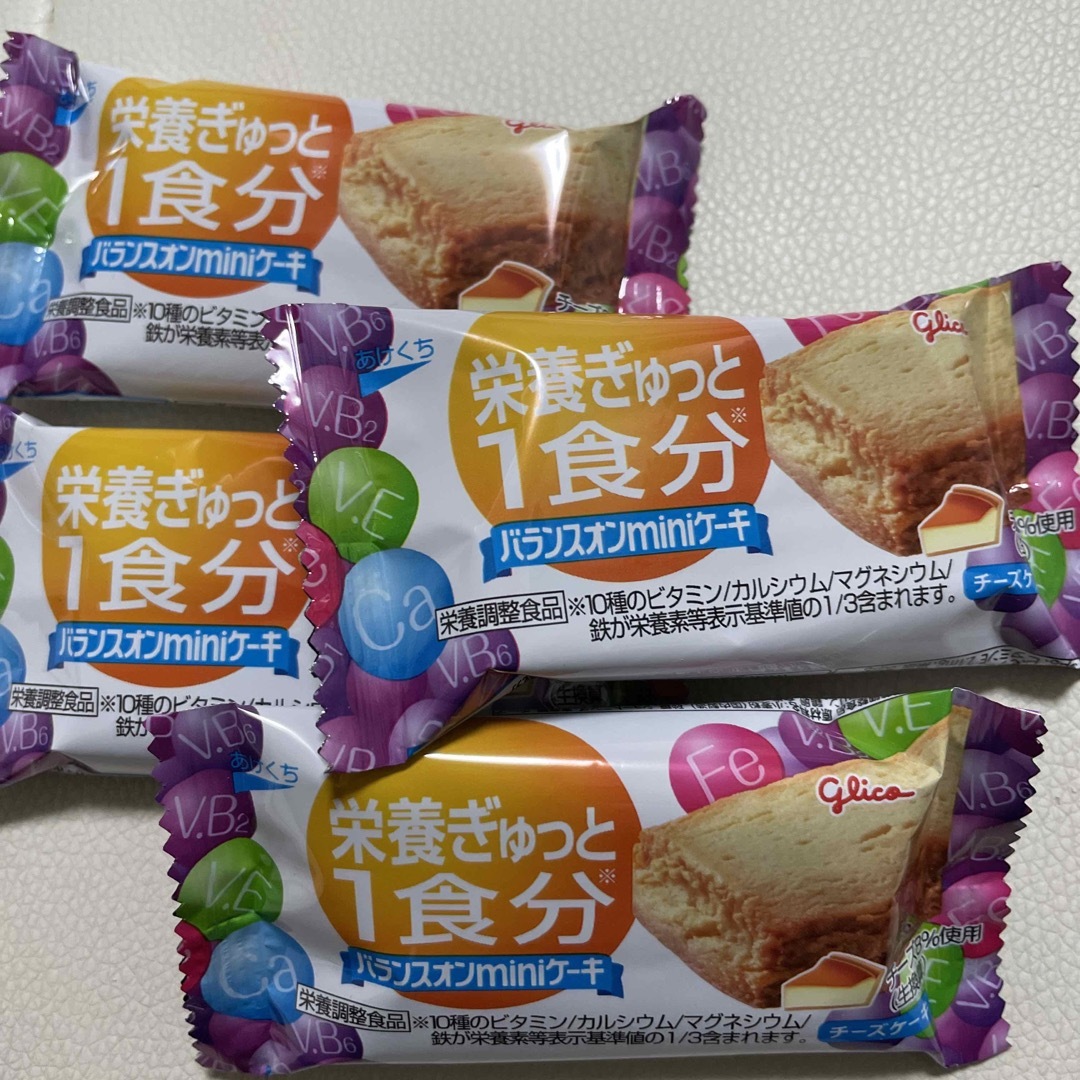 バランスオンminiケーキ 江崎グリコ ミニケーキ　チーズケーキ味 4個 食品/飲料/酒の食品(菓子/デザート)の商品写真