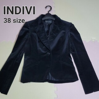 インディヴィ(INDIVI)のINDIVI　テーラードジャケット 黒 ベロア スエード調 ブラック(テーラードジャケット)