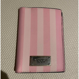 ヴィクトリアズシークレット(Victoria's Secret)のヴィクトリアシークレット　パスポートケース(パスケース/IDカードホルダー)
