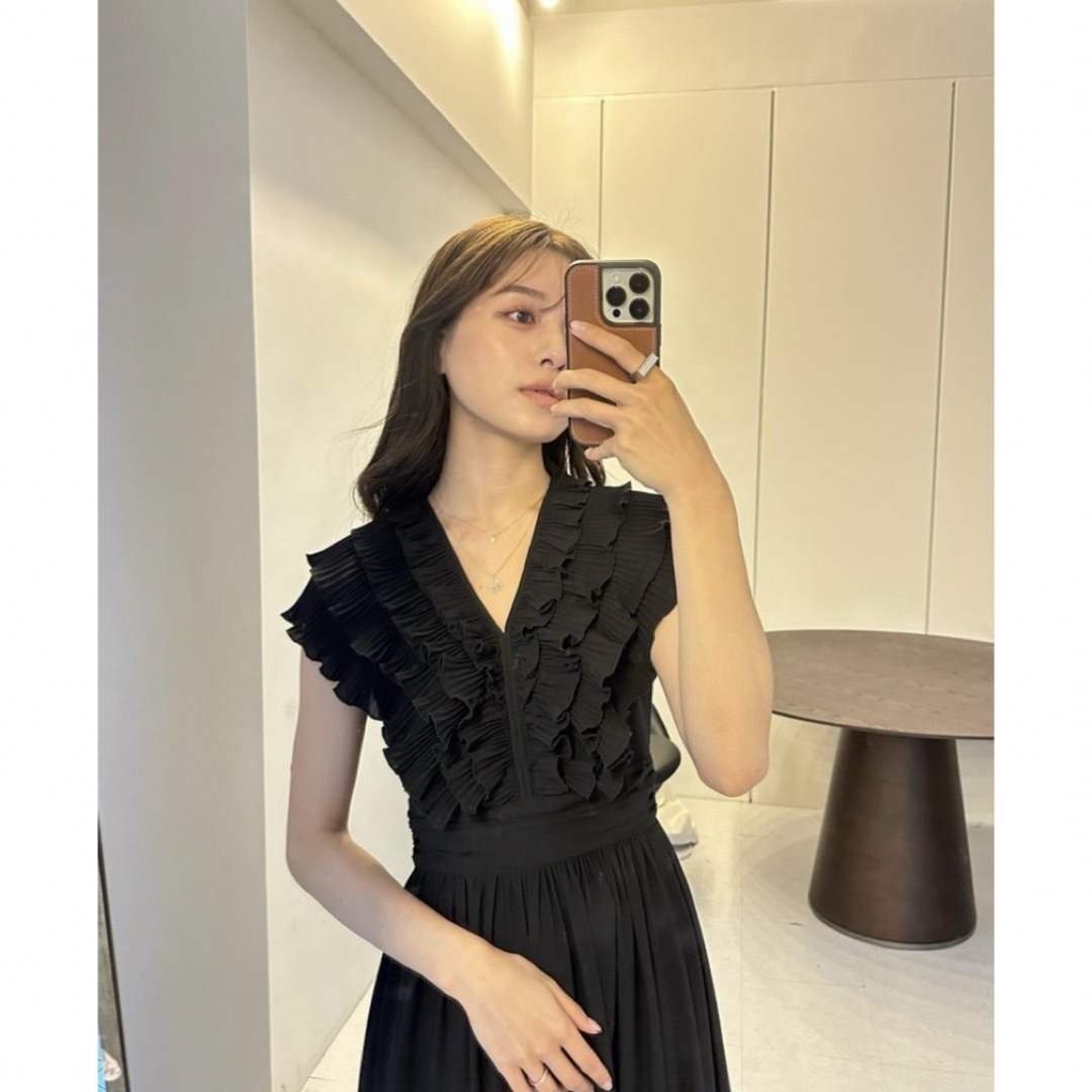 ánuans(アニュアンス)の新品未使用　かじまり　Pleats collar Chiffon Dress レディースのワンピース(ロングワンピース/マキシワンピース)の商品写真