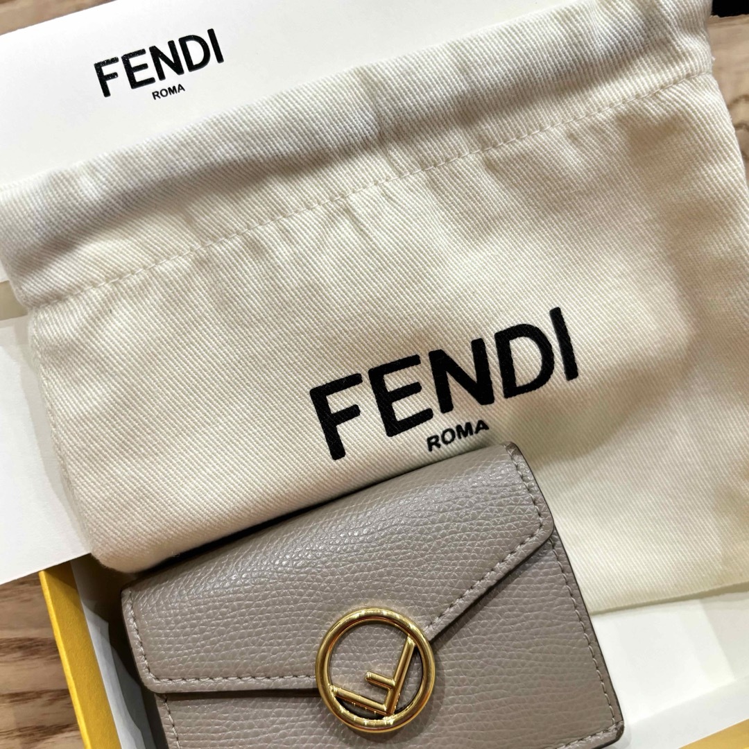 FENDI(フェンディ)のFENDI 三つ折財布 レディースのファッション小物(財布)の商品写真