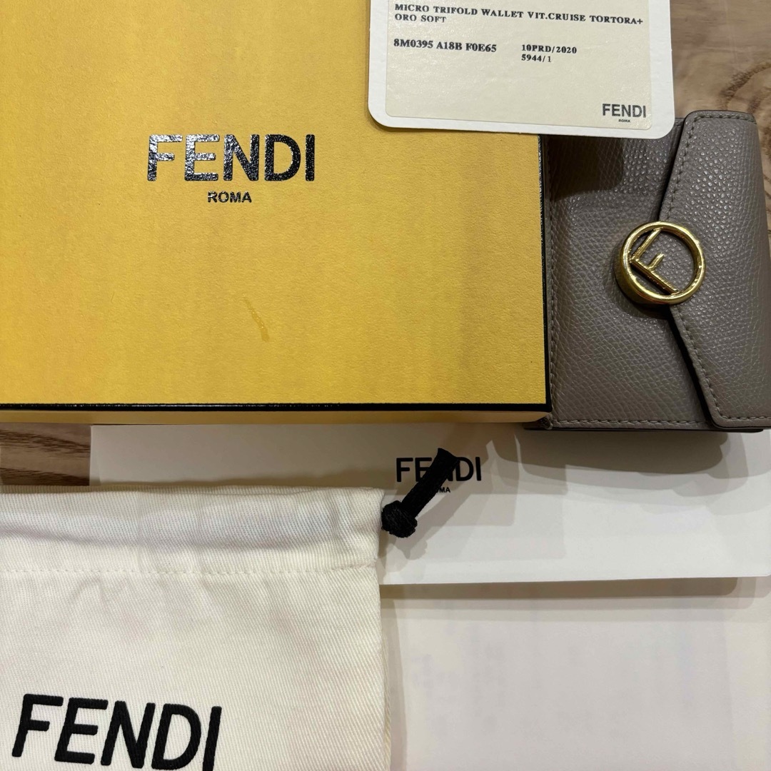 FENDI(フェンディ)のFENDI 三つ折財布 レディースのファッション小物(財布)の商品写真