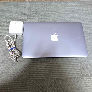 アップル(Apple)のジャンク品MacBook Air 2012 MD223J/Aと充電器セット(ノートPC)