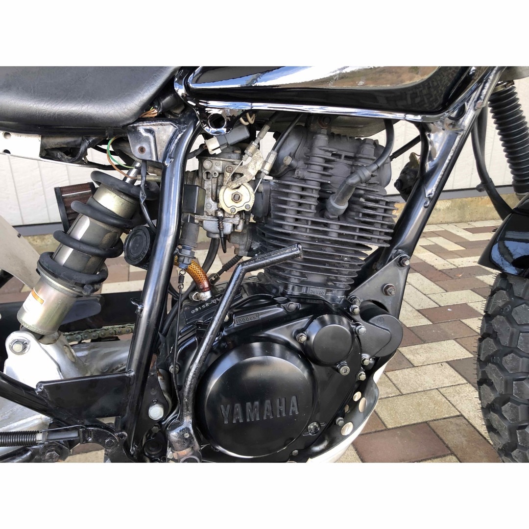 GWセール❗️YAMAHA❗️TW200 DG07J ブラック　Fタイヤ新品 自動車/バイクのバイク(車体)の商品写真