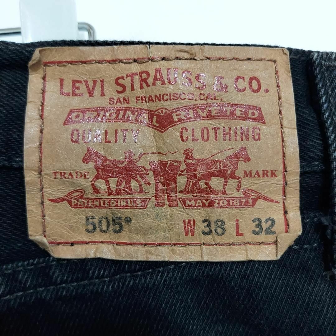 Levi's(リーバイス)のリーバイス505 Levis W38 ブラックデニム 黒 ストレート 8428 メンズのパンツ(デニム/ジーンズ)の商品写真