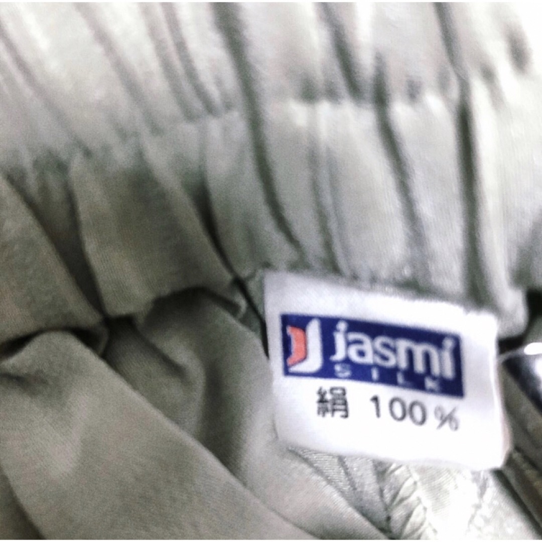 新品 送料無料 JASMI シルク100% 部屋着 肌触り良 パジャマ グリーン レディースのルームウェア/パジャマ(パジャマ)の商品写真