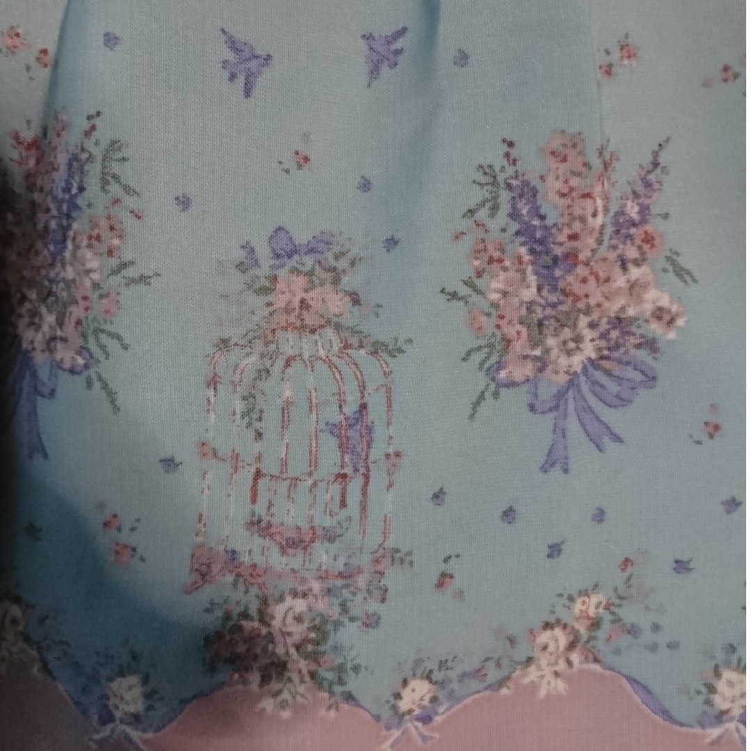 axes femme(アクシーズファム)のaxes スカート 青い鳥 ブーケ 鳥かご 水色 ピンク レディースのスカート(ひざ丈スカート)の商品写真