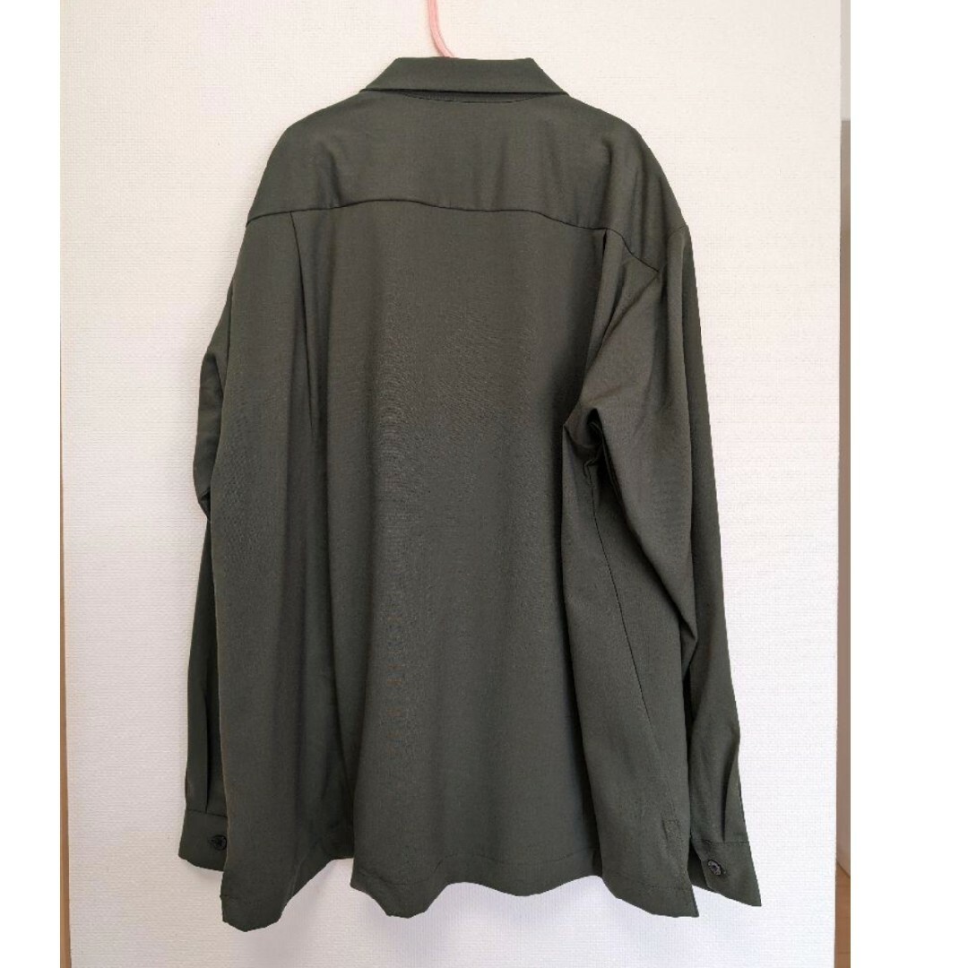 GU オープンカラーシャツ　Mサイズ　ダークグリーン　未使用　タグ付き メンズのトップス(シャツ)の商品写真