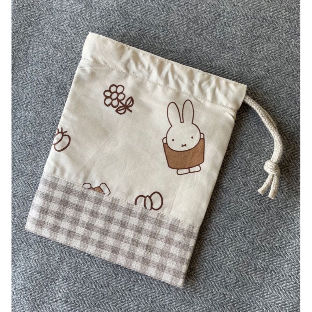 miffy(ミッフィー)のハンドメイド　巾着袋　ミッフィー×チェック ハンドメイドのファッション小物(ポーチ)の商品写真