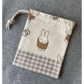 ミッフィー(miffy)のハンドメイド　巾着袋　ミッフィー×チェック(ポーチ)