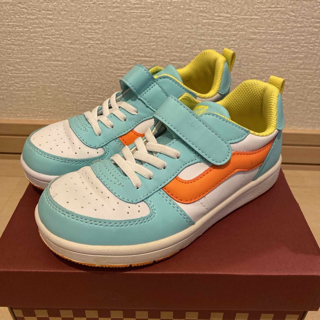 VANS(ヴァンズ)のvans シューズ　20センチ キッズ/ベビー/マタニティのキッズ靴/シューズ(15cm~)(スニーカー)の商品写真