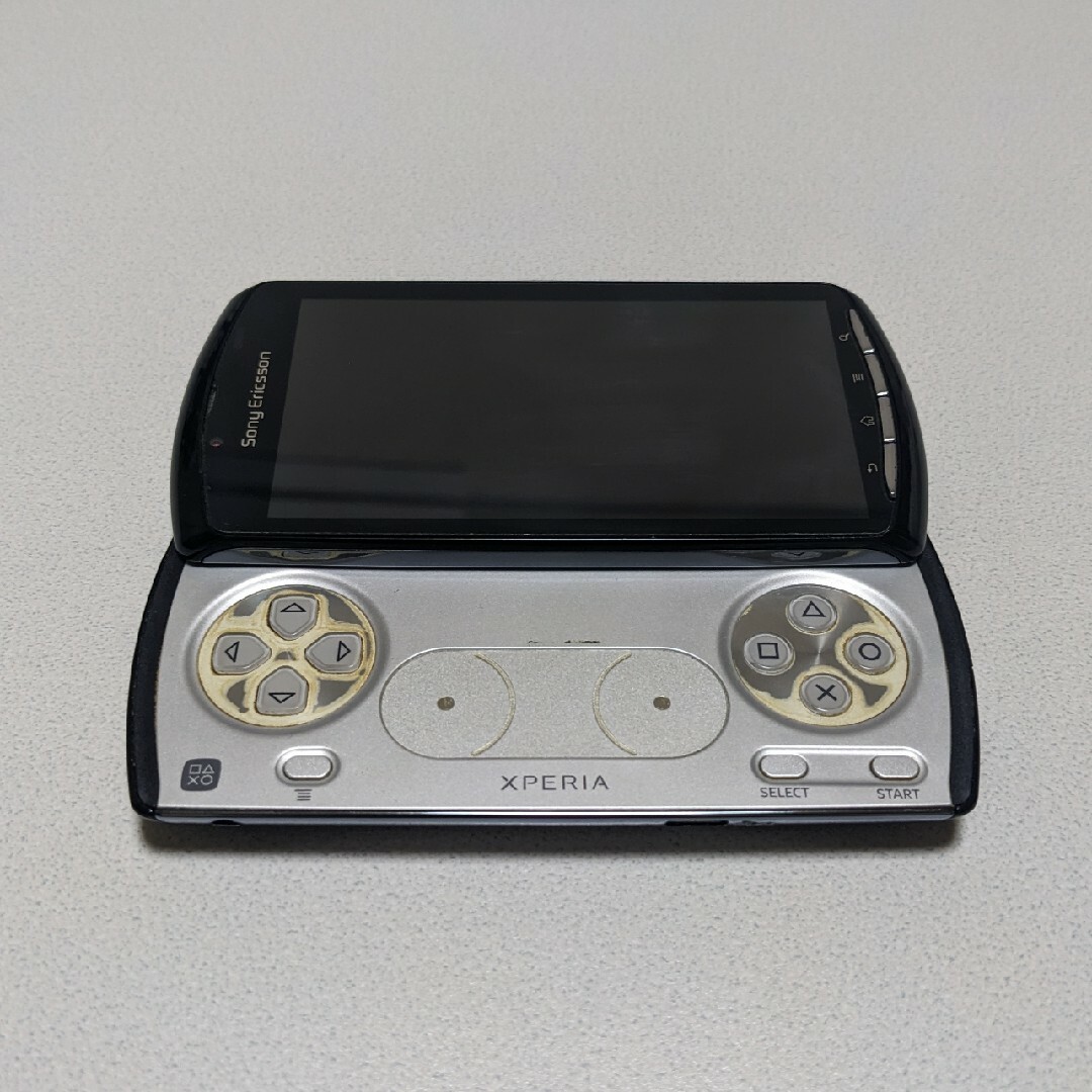 Xperia(エクスペリア)のxperia play so-01d スマホ/家電/カメラのスマートフォン/携帯電話(スマートフォン本体)の商品写真