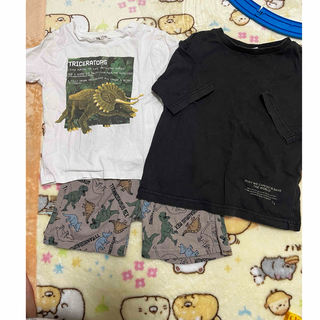 エイチアンドエム(H&M)の恐竜 Tシャツ 短パン 半ズボン(Tシャツ/カットソー)