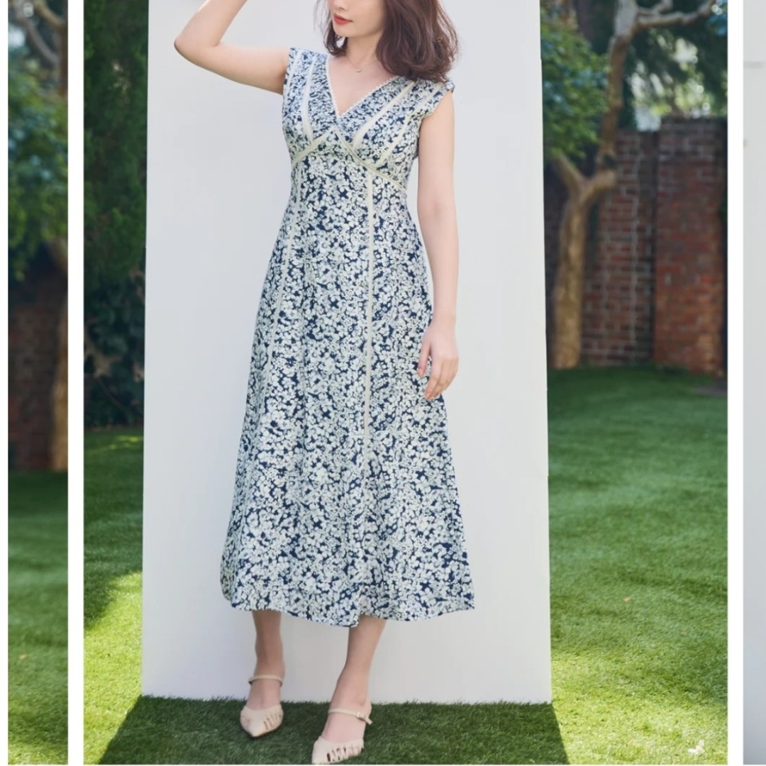 Her lip to(ハーリップトゥ)のherlipto  Lace Trimmed Floral Dress navy レディースのワンピース(ロングワンピース/マキシワンピース)の商品写真